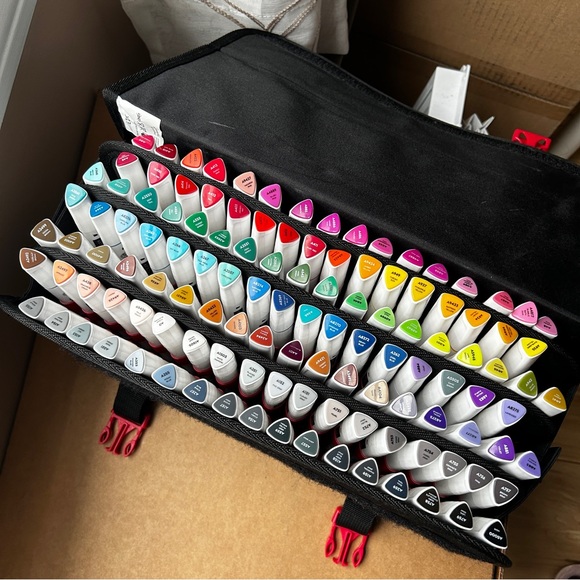 🦋 Arteza Everblend Markers (set of 120) - Picture 1 of 3